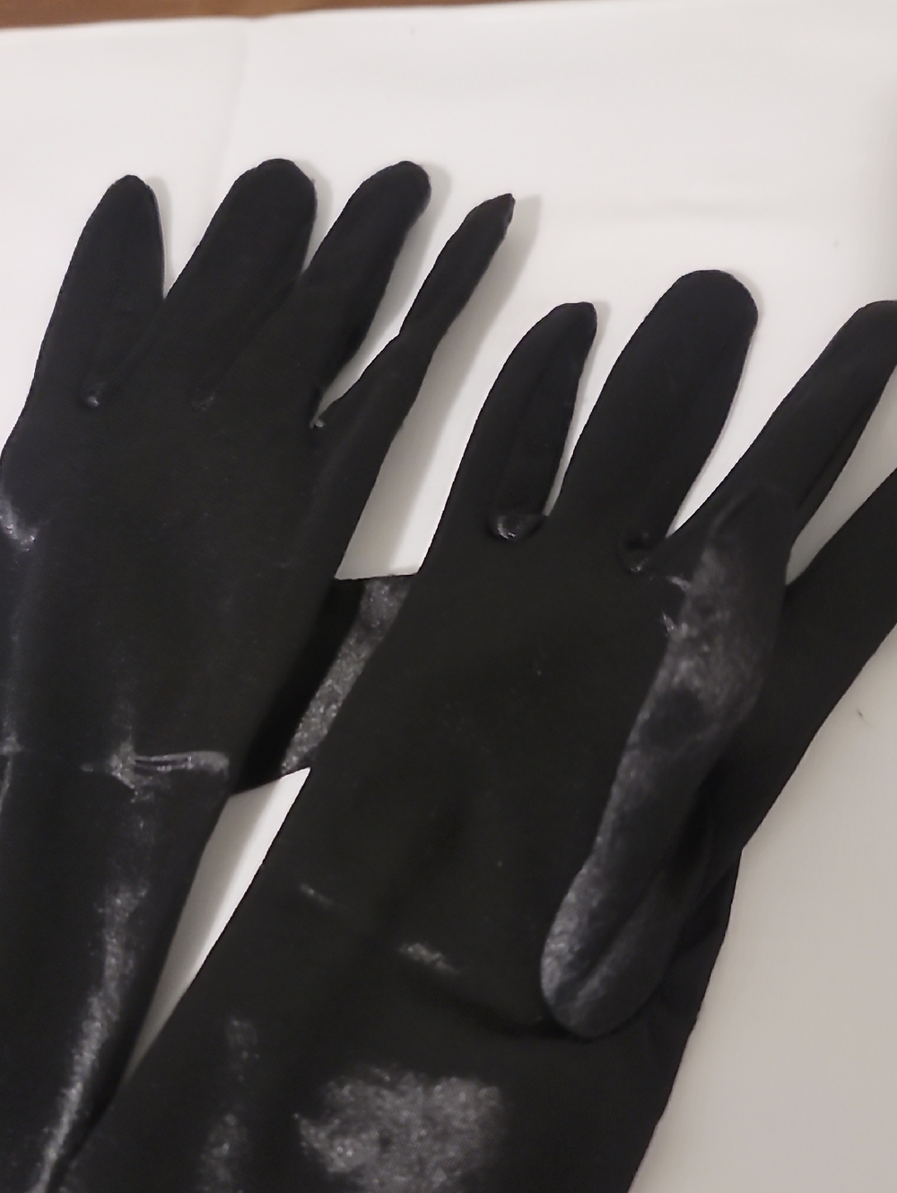 Black Silk Gloves - Picture 4 of 5